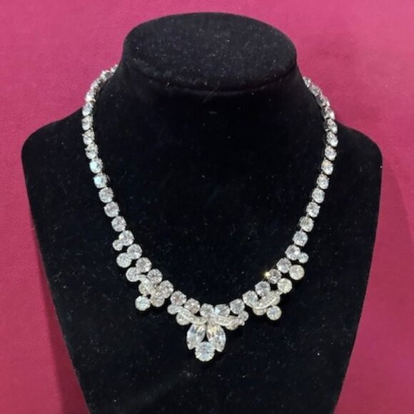 Albert Weiss Jewelry - ALBERT WEISS Clear Rhinestone Statement NECKLACE